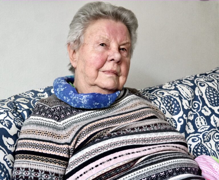 Marcia Rebay VIERTELGESCHICHTE(N) zeitkapsel.tel